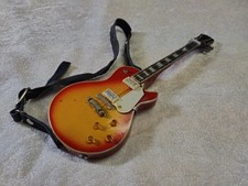 LES PAUL MINIATURE GUITAR & STRAP 1/6 CUSTOM 18cm MINI REPLICA SET FIGURE DOLLS