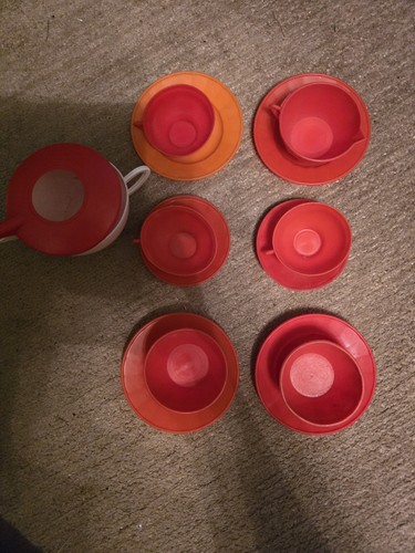 Vintage soft plastic red - red, tea