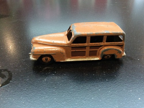 Dinky toy plymouth woody - dinky,