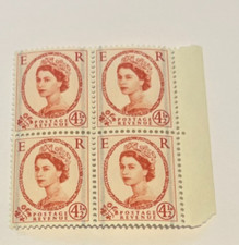 L078: SG594 GRAPHITE BLOCK OF 4 marginal -  4½d chestnut NHM - 2 graphite lines.