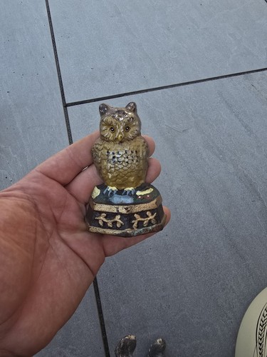Cast iron owl - , door