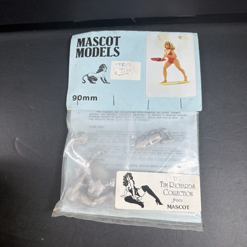 Mascot models 90mm adult - mascot,