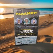 Paramore Parahoy 2014 signed poster By Hayley WILLIAMS, TAYLOR YORK, AND JEREMY!