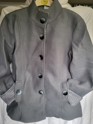 Pairs ladies small - of, coats