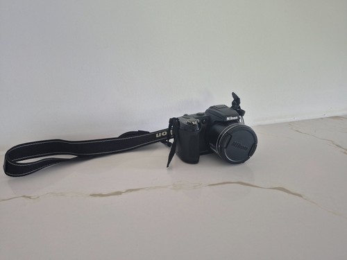Nikon camera with case no - with,