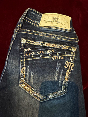 Miss women signature - miss, me