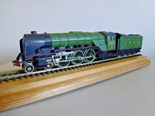 TRIX LNER A2 525 " A H PEPPERCORN " LNER GREEN