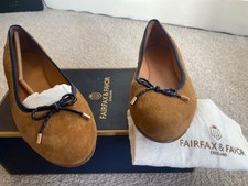 fairfax and favour womens pump