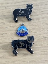 3 Isle of Man TT Races Souvenirs. 2  Manx Cat Badges + Silver IOM TT Pendant 