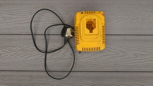 Dewalt de9116 battery charger - battery,