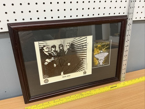 Vtg hand signed - hand, authentic
