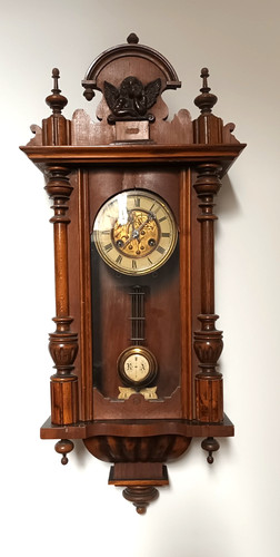 Vienna style regulator - style,