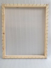 Frame/loom to make pom pom