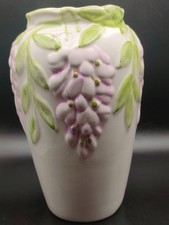 Vintage 18 cm Tall Embossed Floral Vase – Incised 1023 Base Mark