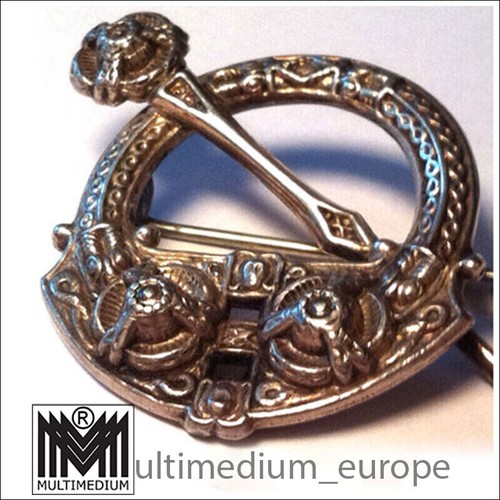 Victorian silver brooch - silver, adie
