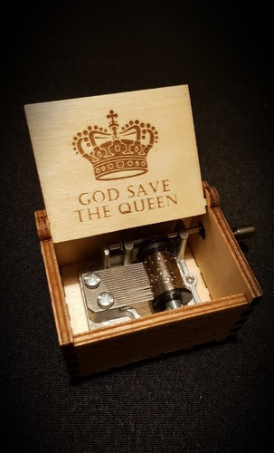 God save the queen - queen, wooden