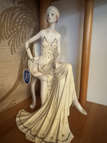 Broadway belles figurine set - figurine,