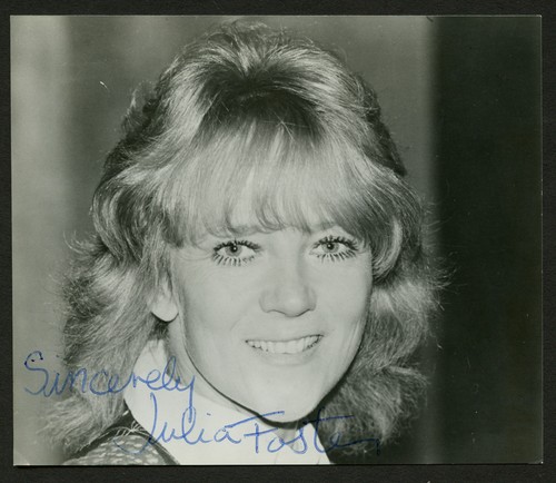 Julia foster signed autograph - julia,