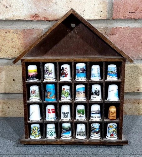 Thimble display case with - thimble, 24