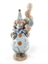 LLADRO FIGURINE CALLED " LITTLEST CLOWN " 1TEM NUMBER 5811 REF 87/1