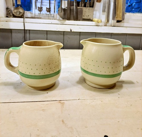 Gray pottery jugs - gray's, x