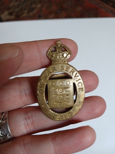 Ww1 1915 war service lapel - war,