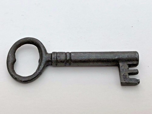 Victorian steel key - -, hollow