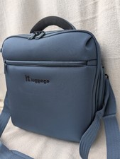 It Luggage Blue Travel Holdall Cabin Bag Hand Luggage Weekend Bag Shoulder Strap