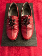 SUAVE size 39 ladies burgundy