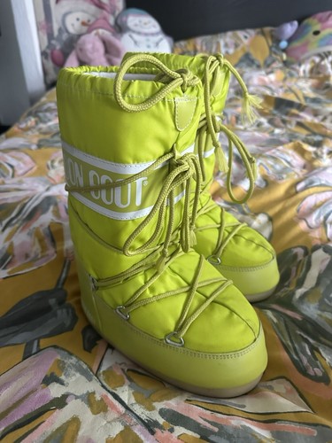 Moon boot - moon,