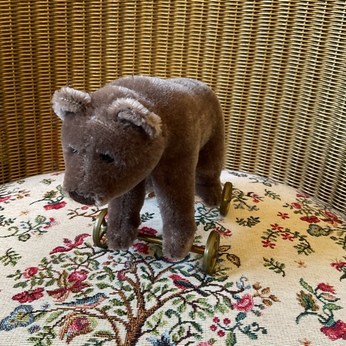 Steiff small bear wheels - bear, on
