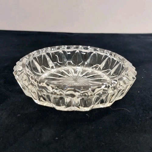 Cut glass ashtray mid - cut,