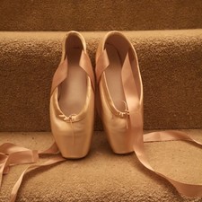Pointe Ballet Shoes Pink Satin