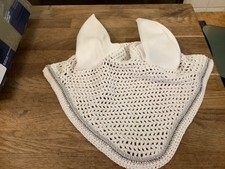 ear fly bonnet with diamante trim full/x full white