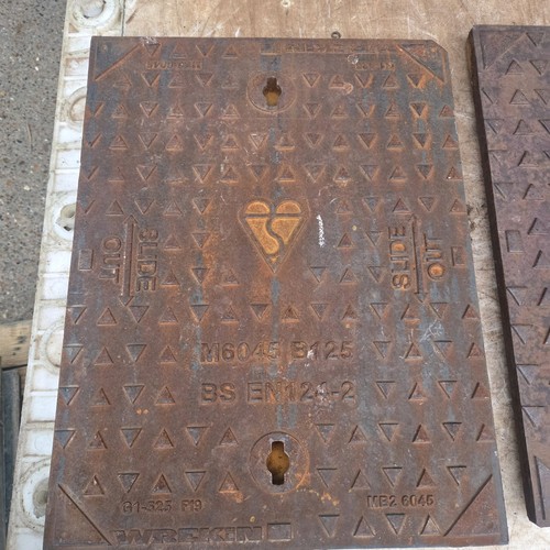 Cast iron manhole cover 632mm - iron,
