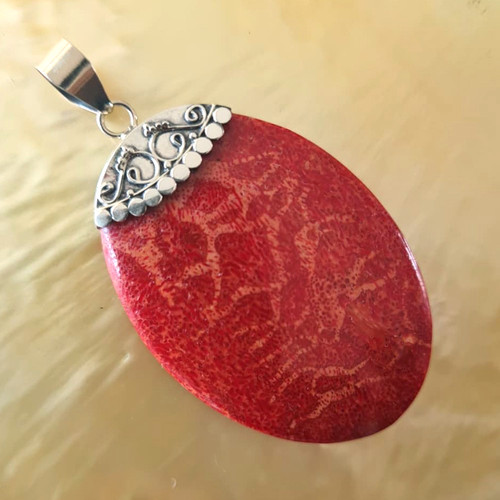 Oval natural red coral - natural,