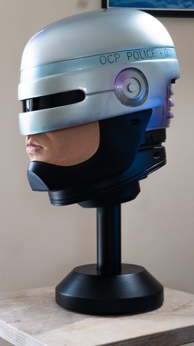 Full size robocop display - size, head