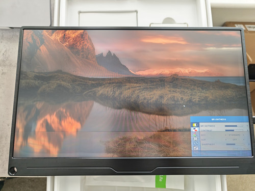 4k portable - 15.6",