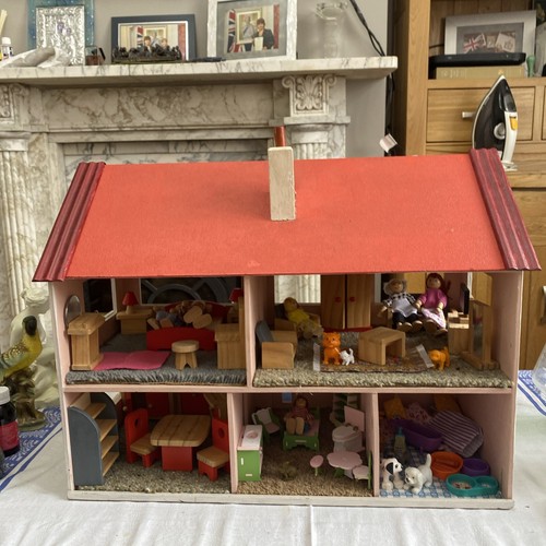 Doll house accessories