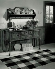 1989 Press Photo Elegant wooden cabinet built by Bernhardt Furniture