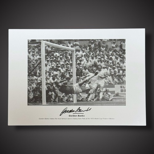 Gordon banks signed photo - gordon, photo-