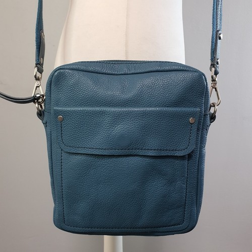 White stuff teal blue - white,