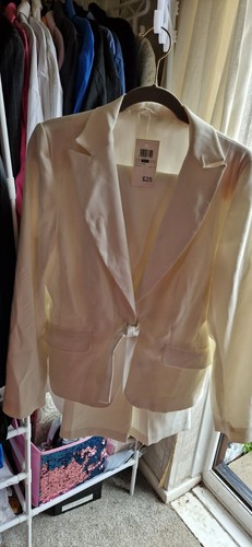 Internacionale ivory suit size - internacionale,