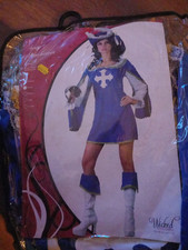 Ladies Panto Musketeer Hen