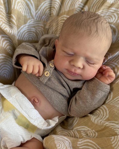 Realistic newborn baby reborn - baby,