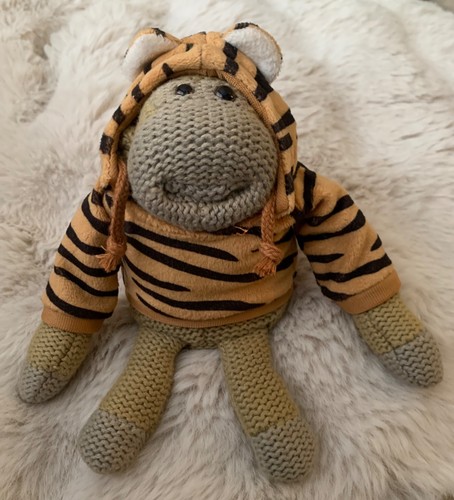 Tips tea monkey wearing - tea, an