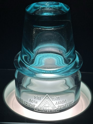 Nice teal green 1971 telephone - green,