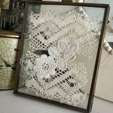 Pretty Vintage Framed Pieces Of Nottingham Lace