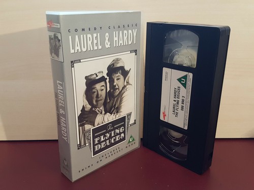 Laurel and hardy - laurel, flying