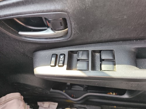 Toyota yaris 2012 - yaris, t